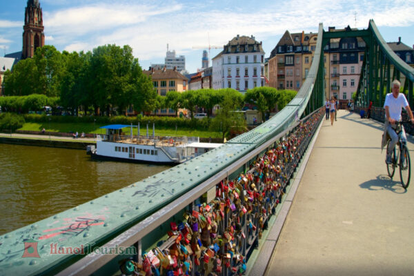 Cầu sắt Eiserner Steg – Frankfurt - Đức
