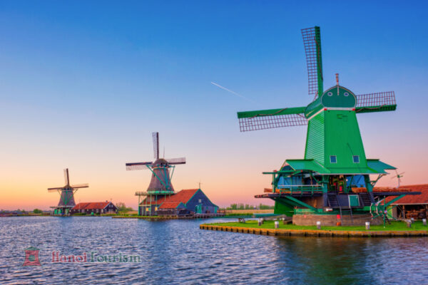 Quần thể hàng chục Cối xay gió Windmills - Zaanse Schans - Hà Lan
